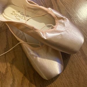 Repetto Carlotta pointe shoes BNIB 6 1/2 / 40LH